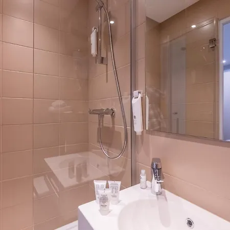 Lilas Blanc 3* Paris