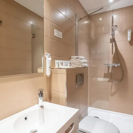 Lilas Blanc Szálloda 3*