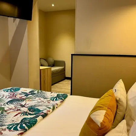 Lilas Blanc Hotel