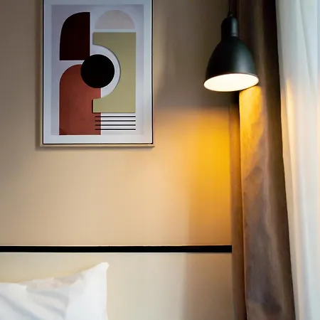Lilas Blanc Hotel