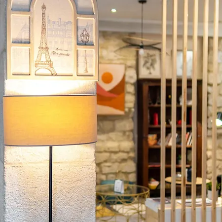 Lilas Blanc Hotel