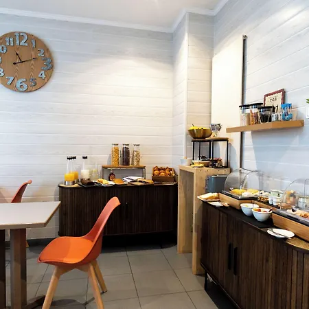 Lilas Blanc Hotel