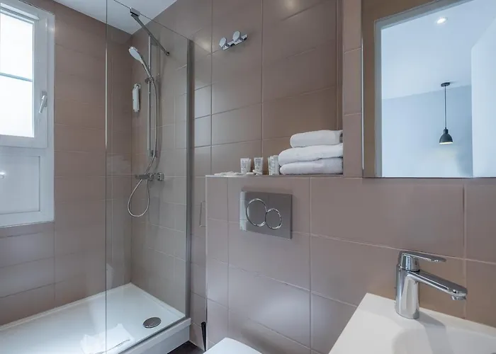 Hotel Lilas Blanc Paris