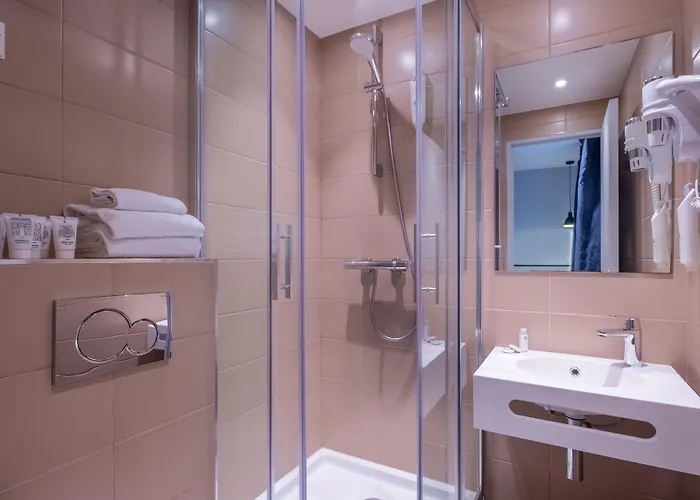 Lilas Blanc 3* Paris