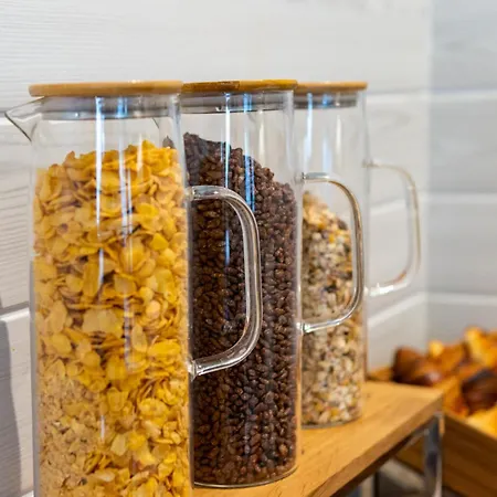 Lilas Blanc Hotel 3*