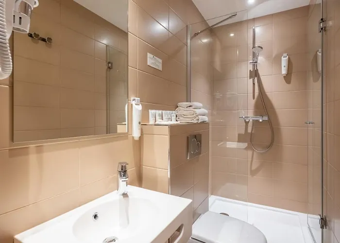 Lilas Blanc Hotel 3*